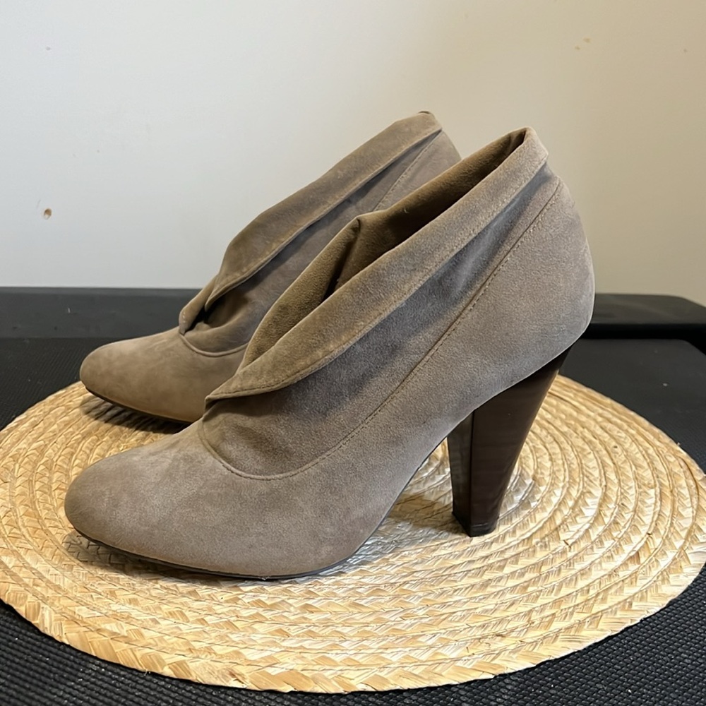 Rebels Suede Taupe Tan Ankle Booties Size 8